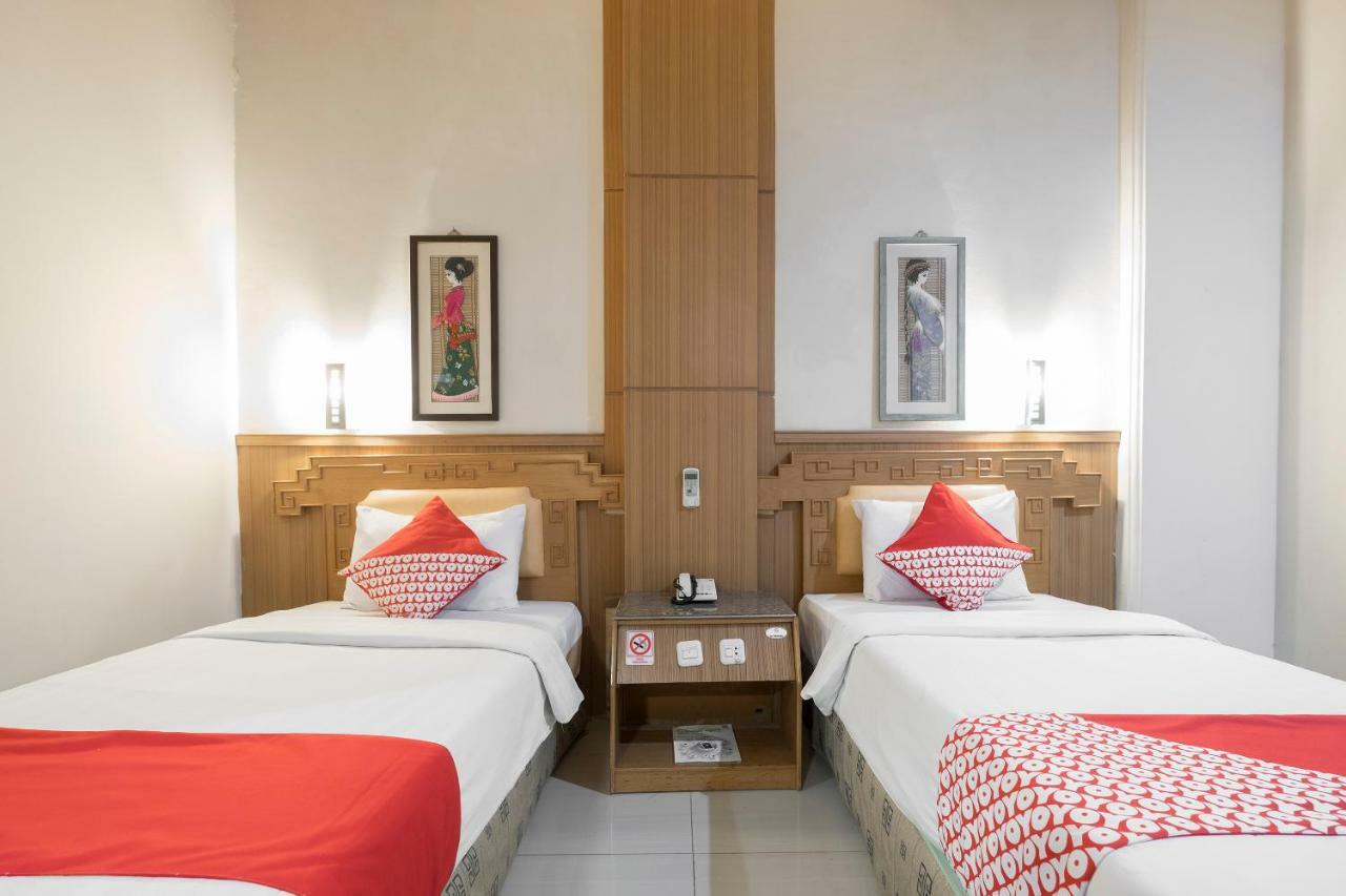 Oyo 821 Hotel Dinasti Makassar Exterior photo